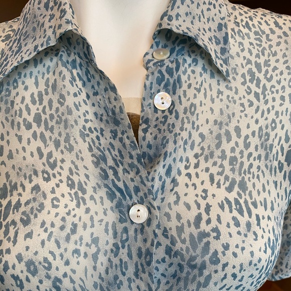 🦋 Lightweight. Iridescent/Pearl Buttons. - Picture 2 of 6